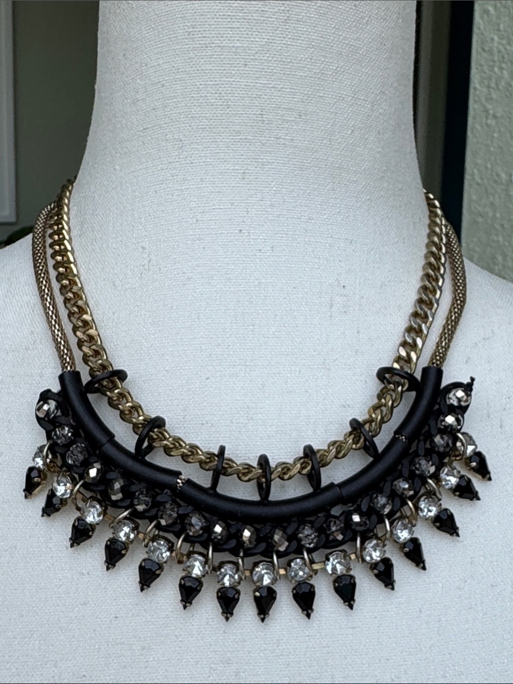 Express statement necklace
